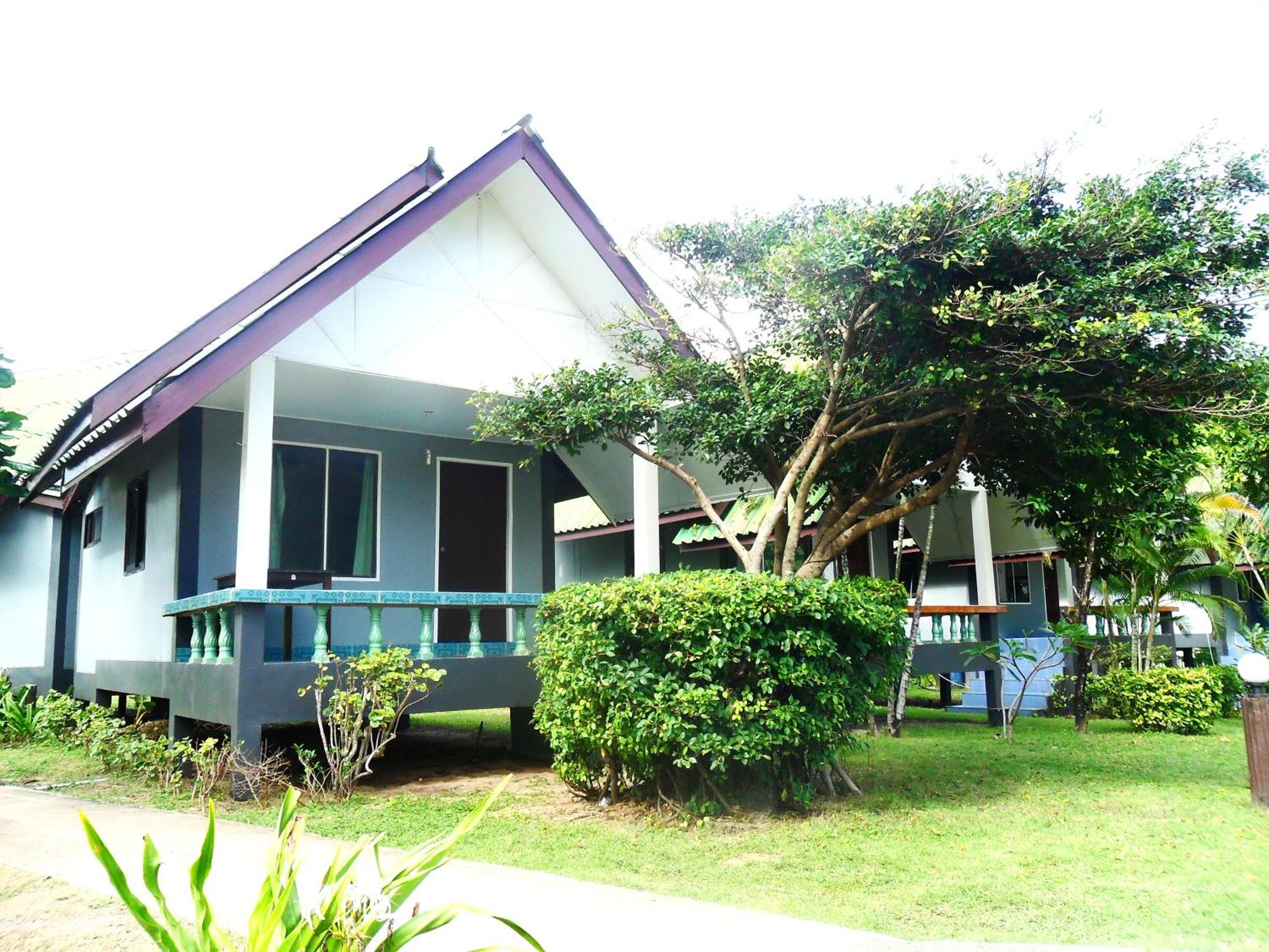 Lanta Palm Beach Resort , Beach Bungalow - Ko Lanta Habitación foto