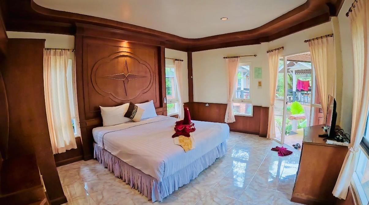Lanta Palm Beach Resort , Beach Bungalow - Ko Lanta Exterior foto