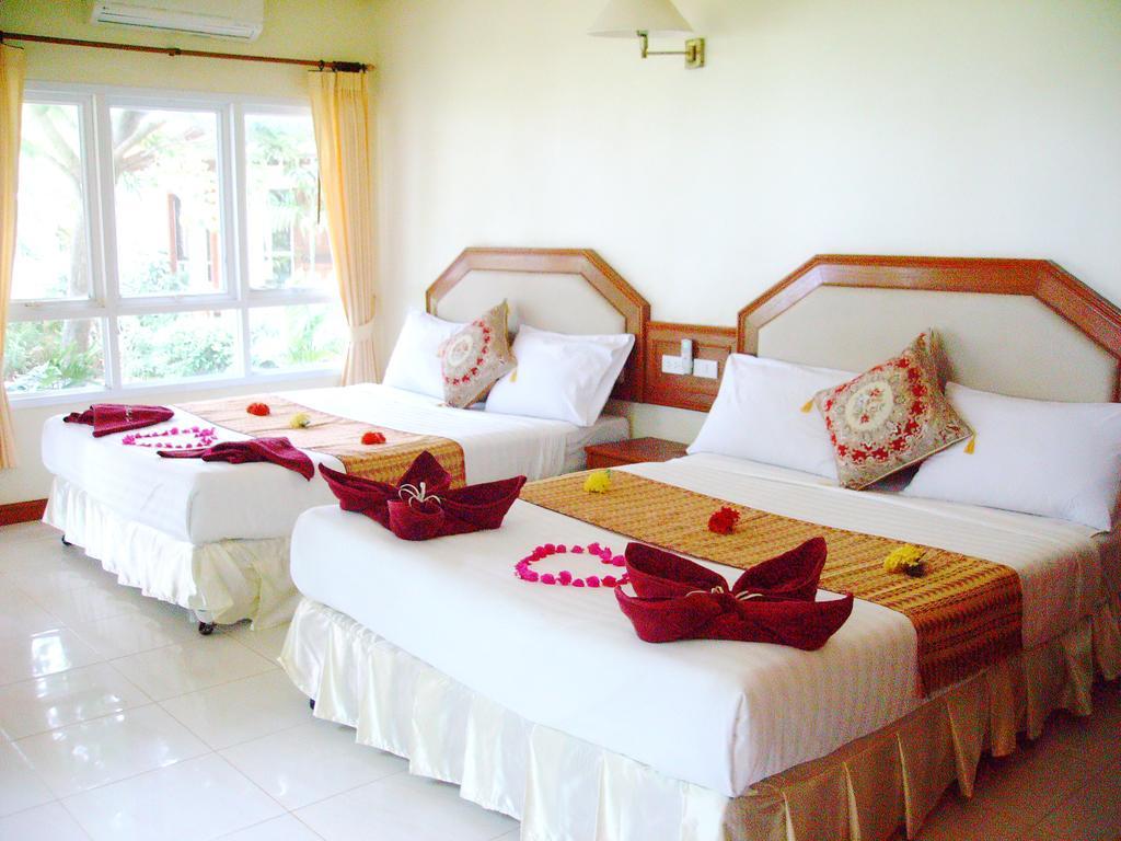 Lanta Palm Beach Resort , Beach Bungalow - Ko Lanta Exterior foto