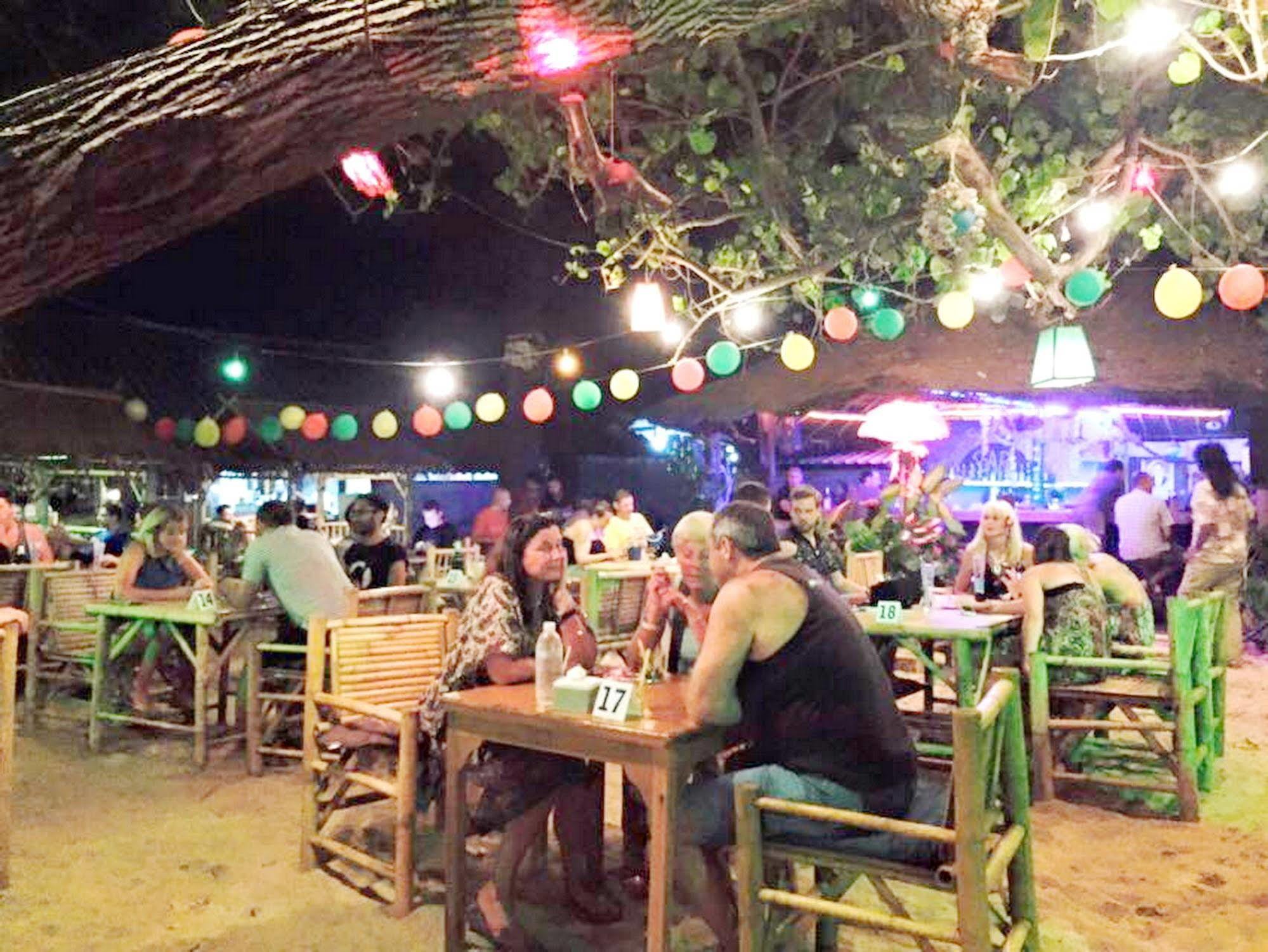 Lanta Palm Beach Resort , Beach Bungalow - Ko Lanta Exterior foto